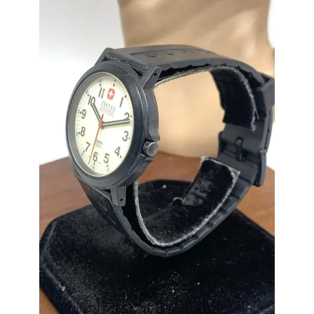 Swiss Military SAK Unisex Watch 092.8307 Swiss Quartz Black Rubber Strap 35mm